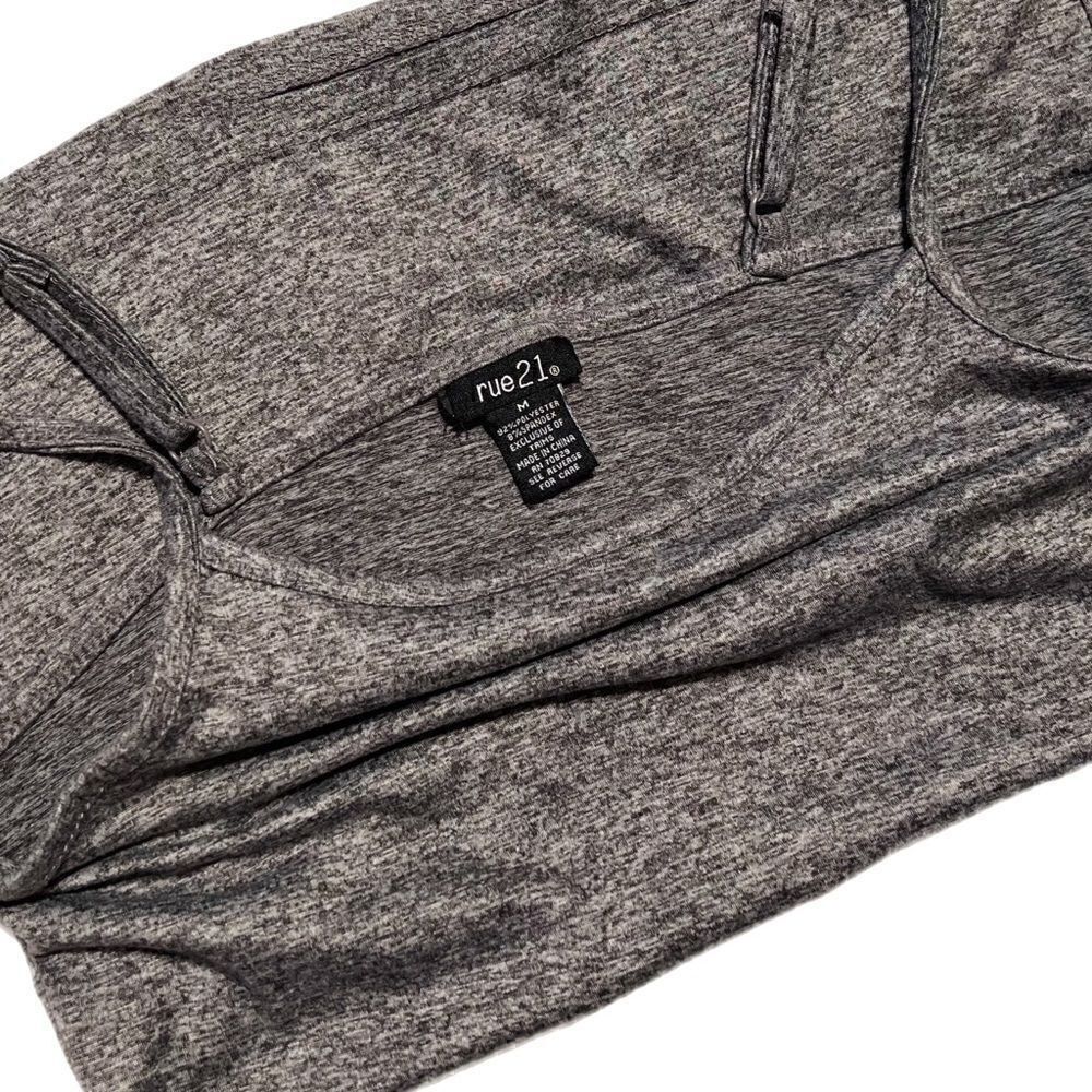 Rue21  Basic Tank  - Picture 6 of 7